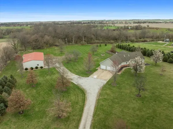 1798 County Road 75 N, Carlock, IL 61725