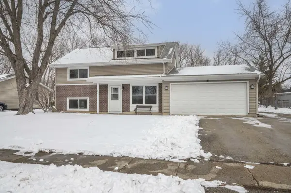202 Lafayette DR, Bolingbrook, IL 60440
