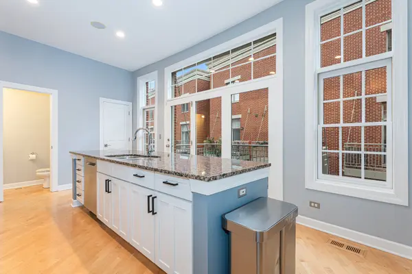 851 N May ST #A Chicago, IL 60642