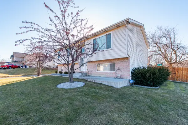 2600 Hampson CT, Zion, IL 60099