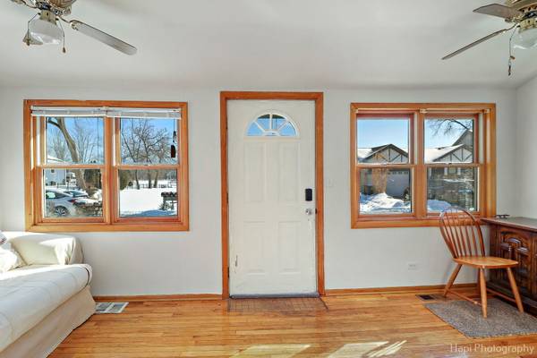 5109 Leeside ST, Mchenry, IL 60050