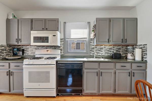 5109 Leeside ST, Mchenry, IL 60050