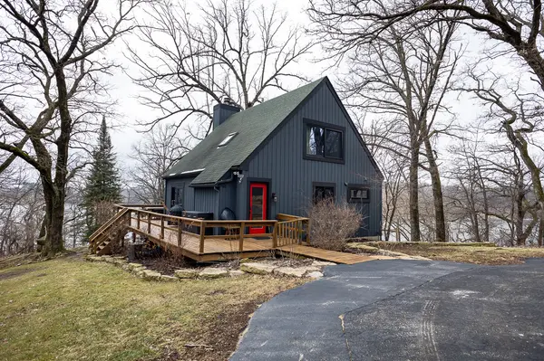 3A68 General Lee DR, Apple River, IL 61001