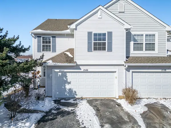 1540 Meadowsedge LN, Carpentersville, IL 60110
