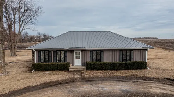 794 Carnahan RD, Compton, IL 61318