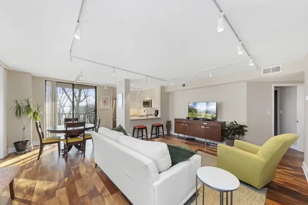 509 AURORA AVE #504, Naperville, IL 60540