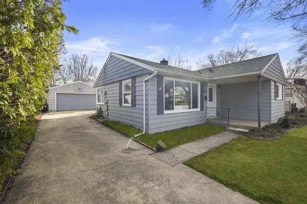 3711 Wren LN, Rolling Meadows, IL 60008