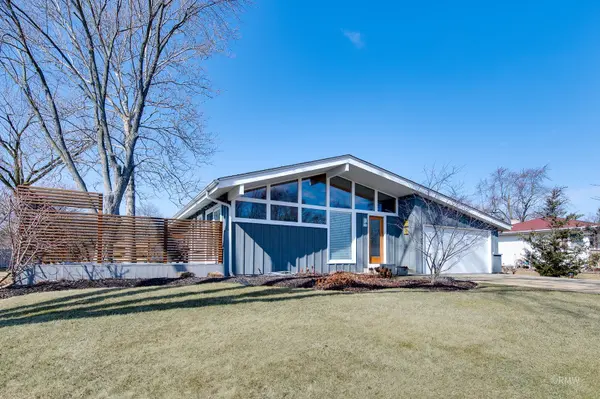1520 Blackhawk DR, Schaumburg, IL 60193