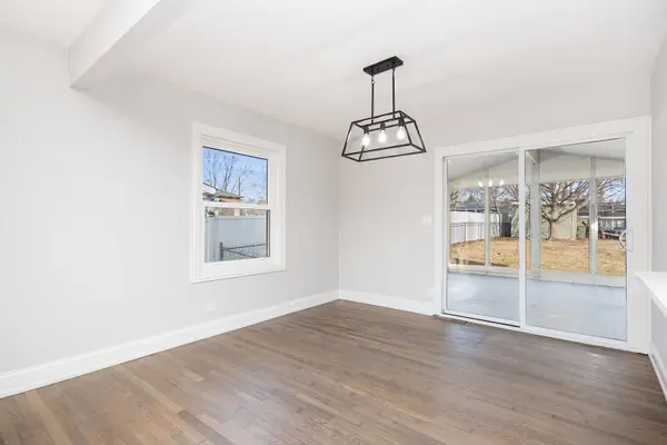 28W572 Bolles AVE, West Chicago, IL 60185