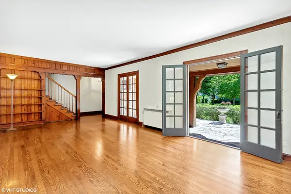 200 Oak TER, Lake Bluff, IL 60044