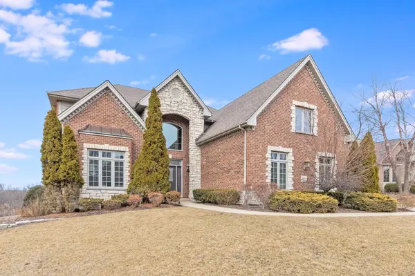 12644 Thornberry DR, Lemont, IL 60439