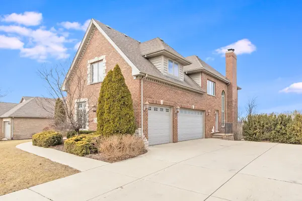 12644 Thornberry DR, Lemont, IL 60439