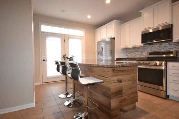 226 W Hyde ST #8-4, Arlington Heights, IL 60005