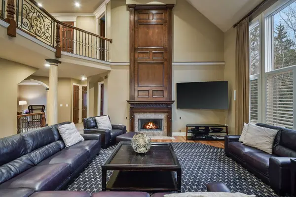 1004 Sylvan CIR, Naperville, IL 60540