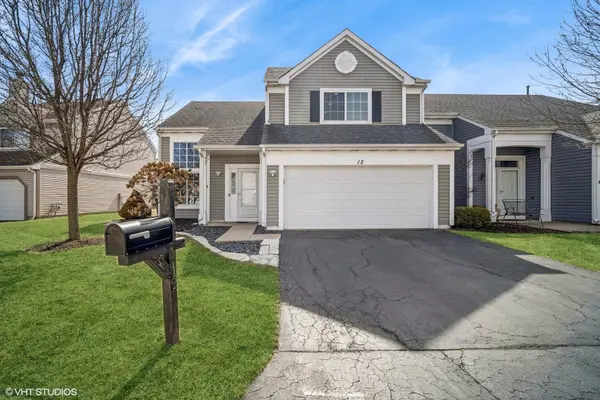 12 Dogwood CT, Lake In The Hills, IL 60156