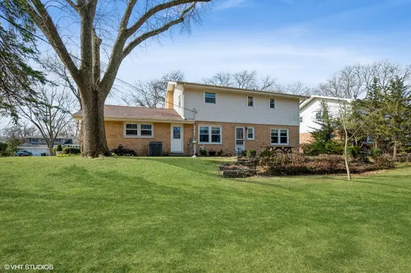415 N MacArthur DR, Palatine, IL 60074