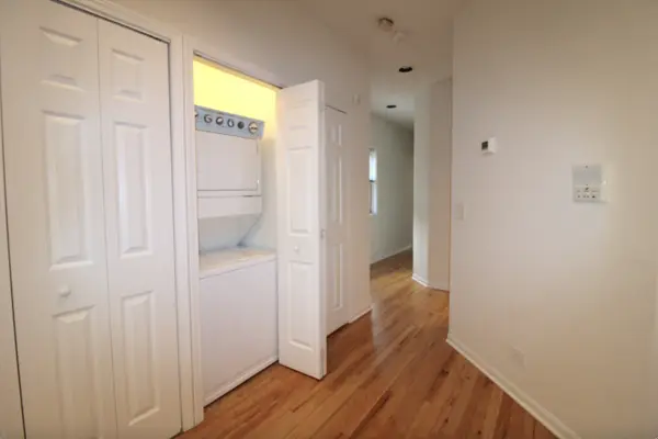 1525 W Augusta BLVD, Chicago, IL 60642