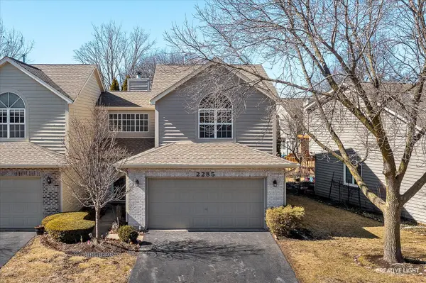2285 McCartney DR, Naperville, IL 60565