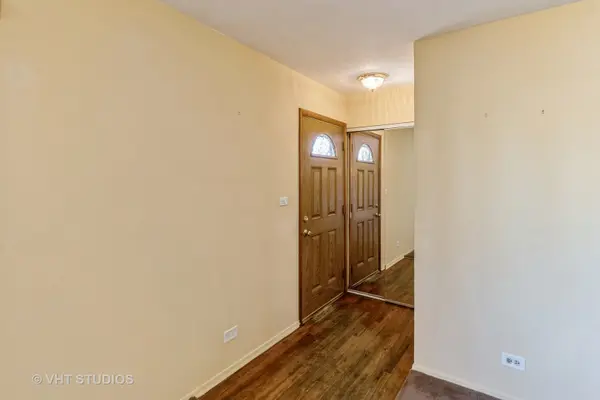 75 Carthage LN, Hoffman Estates, IL 60169