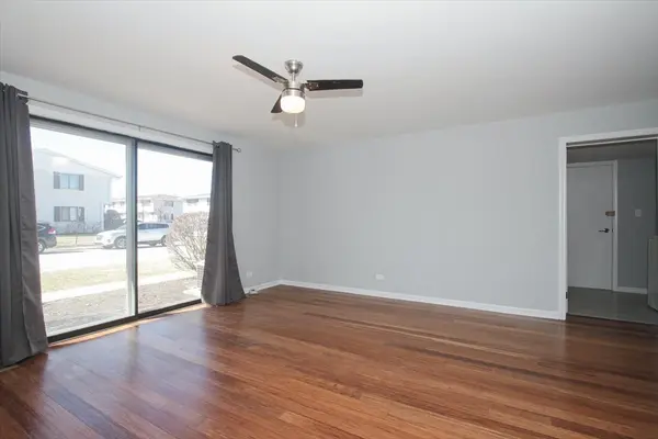 1321 FORESTDALE CT #1321, Schaumburg, IL 60193