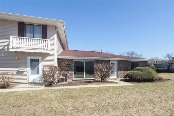 1321 FORESTDALE CT #1321, Schaumburg, IL 60193
