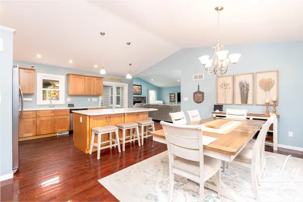 281 E Old Mill TRL, Antioch, IL 60002