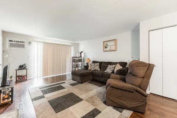 738 N Briar Hill LN #5, Addison, IL 60101