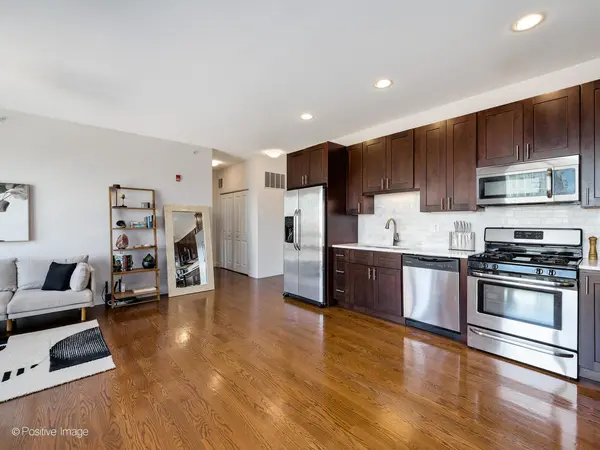 1005 South BLVD #403, Oak Park, IL 60302