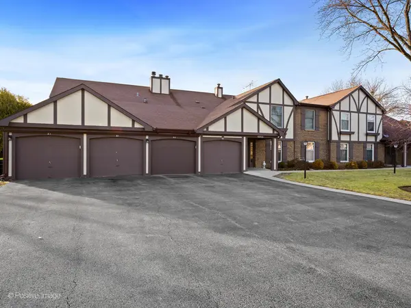 4955 Kimball Hill DR #B1, Rolling Meadows, IL 60008