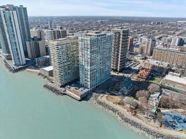 6171 N Sheridan RD #1908 Chicago, IL 60660