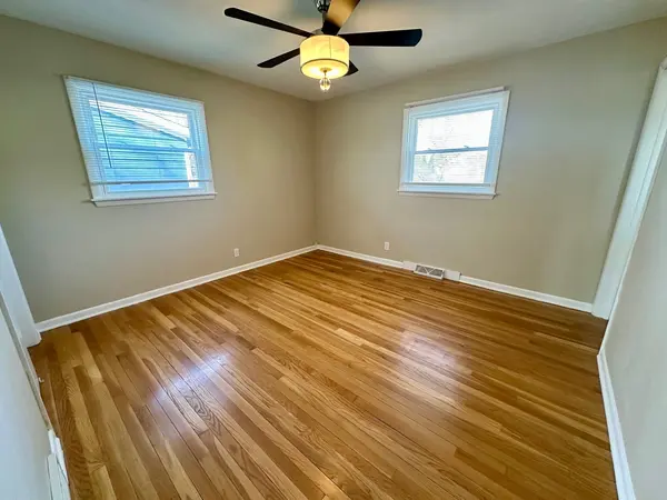 424 S 14TH ST St. Charles, IL 60174