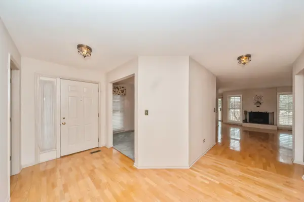 2109 N COLDSPRING RD, Arlington Heights, IL 60004
