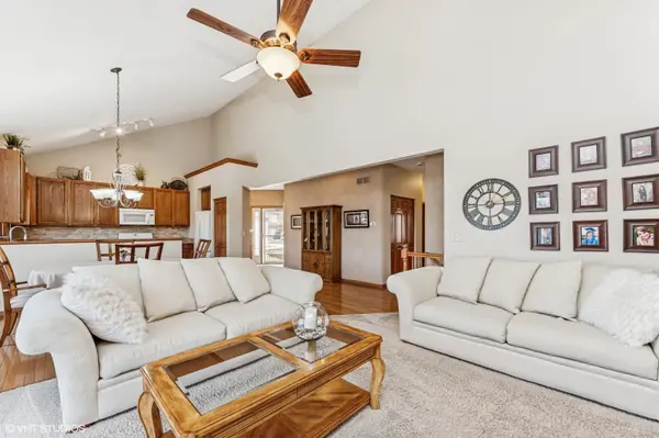 39818 N Long DR, Antioch, IL 60002