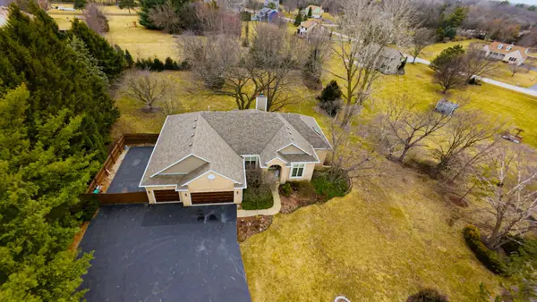 1407 Superior CT, Spring Grove, IL 60081