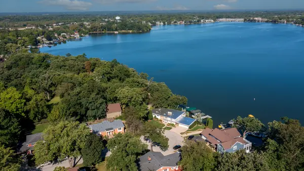 4 Ironwood CT, Lake Zurich, IL 60047