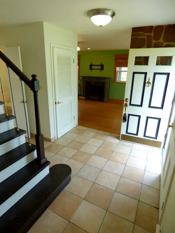 240 Springfield TER, Des Plaines, IL 60018