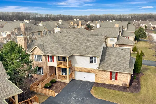 3301 Spyglass CIR #3301, Palos Heights, IL 60463