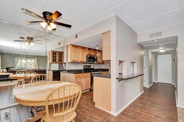 444 Redondo DR #301, Downers Grove, IL 60516