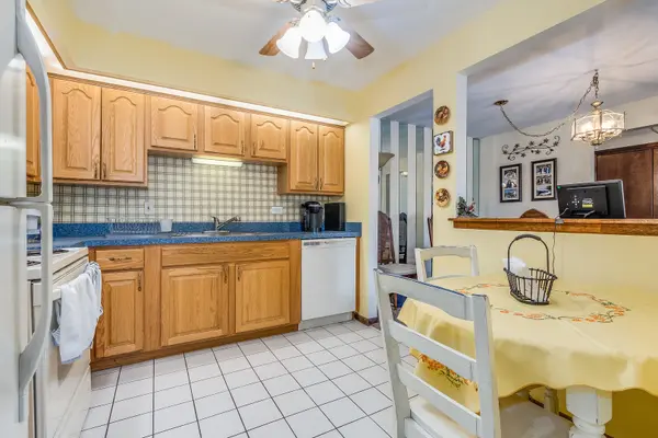 5840 W 104th ST #305 Oak Lawn, IL 60453