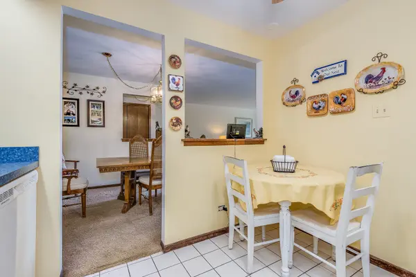 5840 W 104th ST #305 Oak Lawn, IL 60453