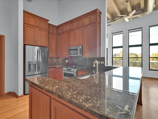 1623 W Melrose ST #302, Chicago, IL 60657