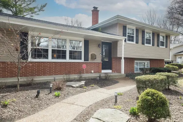 312 Basswood DR, Naperville, IL 60540