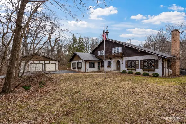 24W035 Donwood DR, Naperville, IL 60540