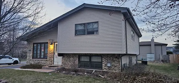 413 CANYON TRL, Carol Stream, IL 60188