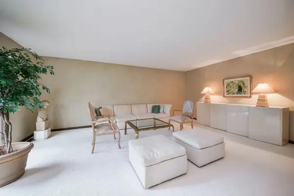 798 E Gartner RD, Naperville, IL 60540