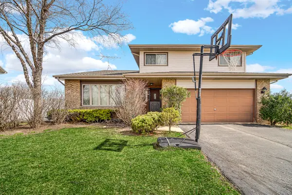 2199 W Cimarron WAY, Addison, IL 60101
