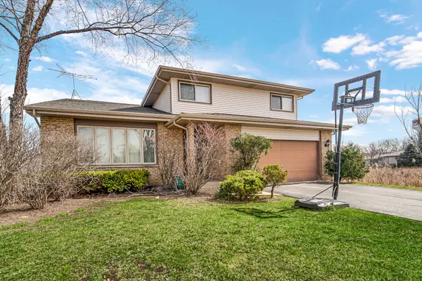 2199 W Cimarron WAY, Addison, IL 60101