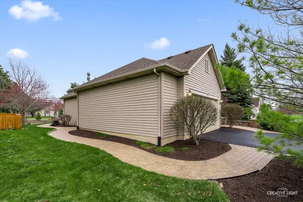 2132 James Leigh DR, Aurora, IL 60503