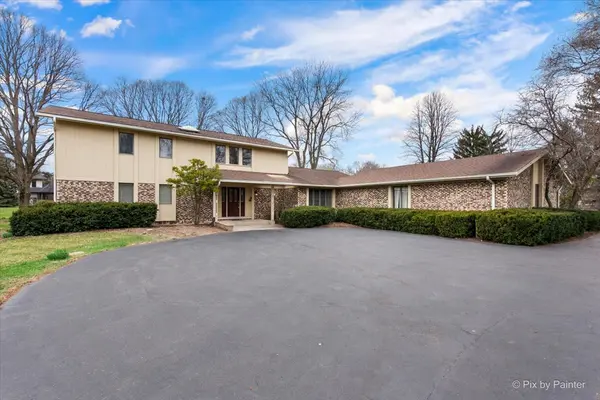 4 James DR, Hawthorn Woods, IL 60047