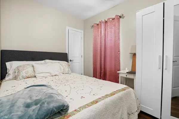 5753 W 64th PL Chicago, IL 60638
